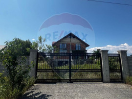 Casă / Vilă cu 6 camere de v&acirc;nzare