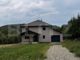Casa 4 camere, 250 mp, zona Rasnov