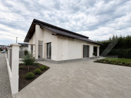 Casă individuală, 105 mp, teren 380 mp, zona Micești