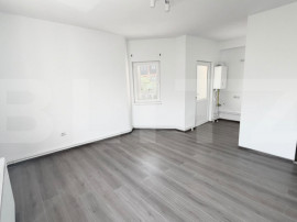 Spatiu comercial, 20 mp, zona Cetate