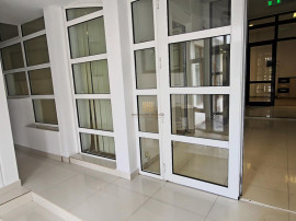 Spa#539;iu de Birouri / Comercial 180 MP | Zona Metro Suceav