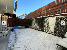 Apartament 3 camere, 65 mp+curte privata 44mp ,zona Teilor