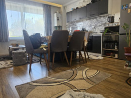 Vand apartament 46mp +balcon 5mp zona Teilor