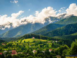 Aleasa Pensiune, pe 1.400 mp teren, in curcubeu montan, Bran