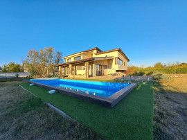 Vila cu piscina - Buftea - 8 camere - 4 bai - 620mp - 2500mp