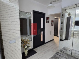 Vindem apartament cu 3 camere, Cr&acirc;ngasi