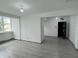 Apartament 4 camere zona Andrei Mureșanu