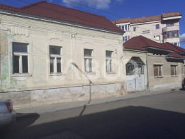 Casa de vanzare zona Tudor Vladimirescu in Fagaras , judetul