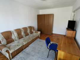 Apartament 3 camere decomandat renovat, zona Calea Dumbravii