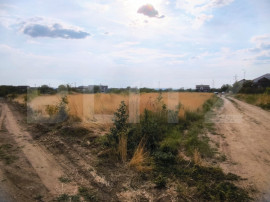 Teren intravilan 356 mp, deschidere bilaterala, in spatele V