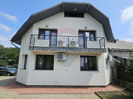 Casă / Vilă cu 7 camere si teren 1000 mp &icirc;n zona Centr...