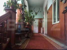 Casa, 4 camere, 250 mp, zona-centrala