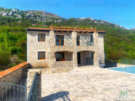 Vila de in Budva Muntenegru