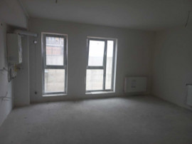 Apartament cu 3 camere, semifinisat, zona Eroilor
