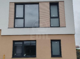 Casa tip duplex, la doar c&acirc;teva minute de mers de VIVO Mall !!!