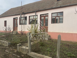Casa veche cu teren de 2518 mp