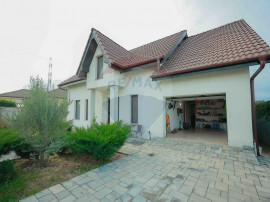 Casă 4 Camere cu Garaj, Construită de Proprietar, Carti...