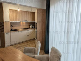 Penthouse cu 4 camere, decomandat - zona Tractorul