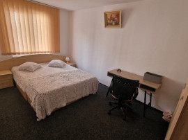 Apartament 3 camere Tractorul -piață