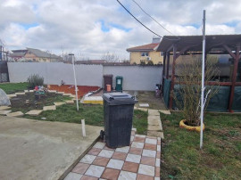 Casa ideal 2 familii, Ovidiu zona primarie.