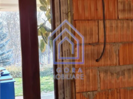 Spatiu depozit sau servicii