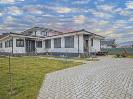 Casă premium cu 270 mp utili, 7 camere ,curte generoasă...
