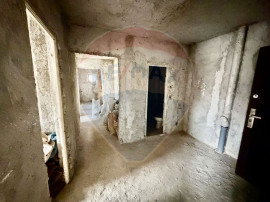 Apartament cu 4 camere