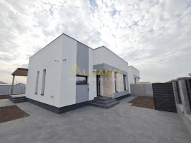 Casa Individuala - 3 camere - 2 bai - 371 mp teren