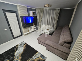 Vanzare apartament 3 camere bloc nou, Central