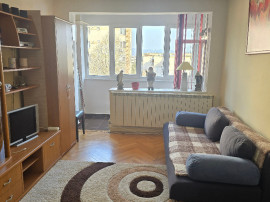 Vand sau inchiriez ap. 2 camere dec Deva, Balcescu, et. 3, mobilat