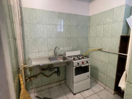 Garsoniera de vanzare, ETaj 3, zona Alexandru cel Bun - Rond