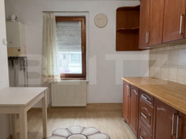 Apartament 3 camere, 70 mp, S&acirc;ngeorgiu de Mureș, zonă Sem