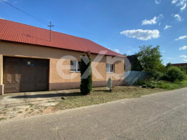 Casă de v&acirc;nzare &icirc;n comuna S&acirc;mbăta, județul Bihor