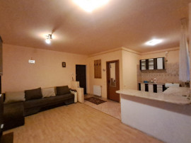 Apartament 2 camere str.Eroilor, parcare privata Floresti