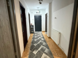 Apartament 3 camere, 61 mp, zona Calea București- McDonald?