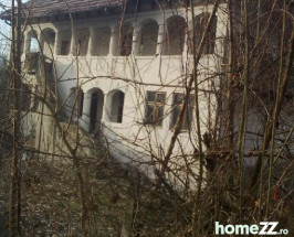 Casa Bizantina Cu Curte Mare Central Barbatesti Valcea 34 000 Eur Homezz Ro