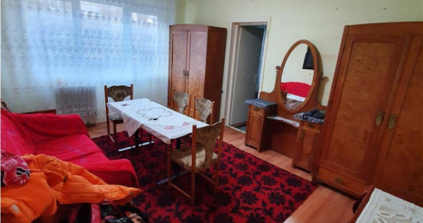 Apartament cu 2 camere, mobilat in stil vechi,Dacia