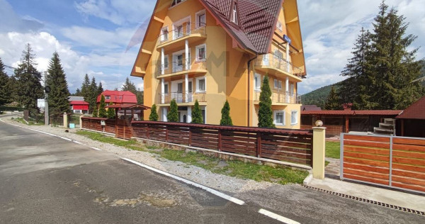Hotel / Pensiune de vanzare in Vartop cu 12 camere