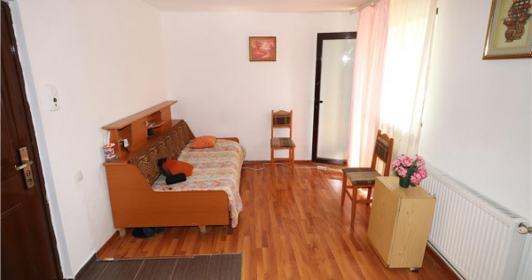 Garsoniera de in zona Penny Obor , etaj 3 (mansarda)