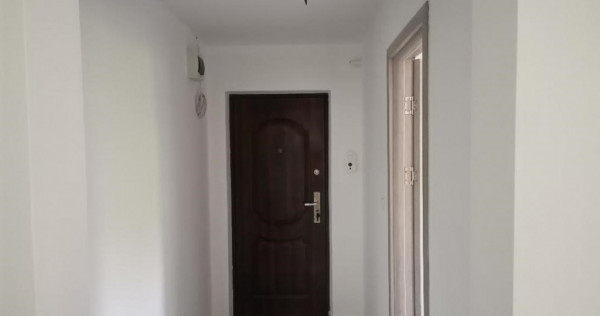 Apartament cu 2 camere semidecomandate zona George Enescu
