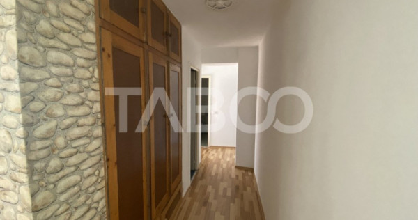 Apartament 3 camere 67 mpu zona linistita Tolstoi Alba Iulia