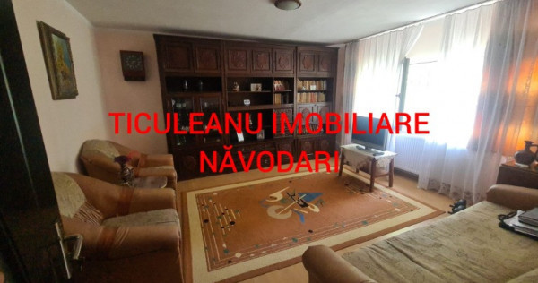 Vindem apartament in Navodari