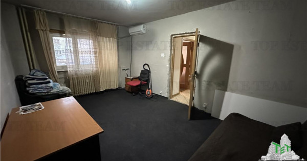 Apartament 2 camere decomandat in zona Ozana