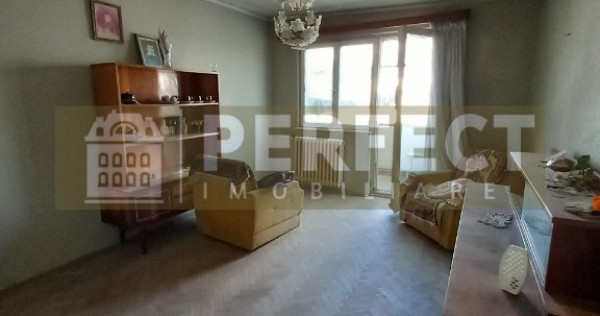 Apartament 3 camere, et.4/4, Persani - 38500 euro