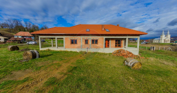 Casă și teren-De vânzare -Berința județul Maramureș