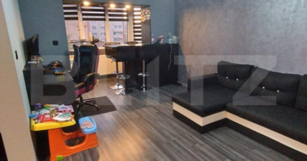 Apartament cu 4 camere, 2 bai, 80 mp, et. intermediar, zona