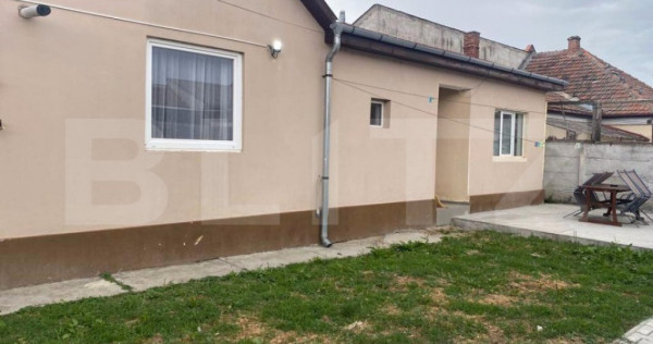 Casa 3 camere + curte