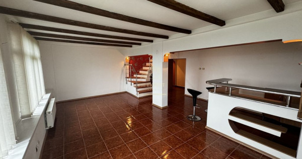 APARTAMENT CAMPULUNG TIP PENTHOUSE, 5 CAMERE GRUI