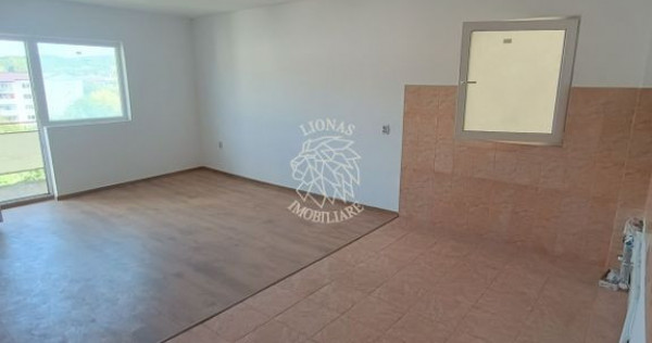 Garsoniera decomandata 35 mp -balcon-ideal locuire-Zona P...