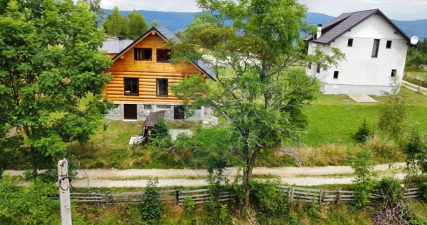 Vanzare 2 cabane de agroturism la 15km de Pestera Scarisoara